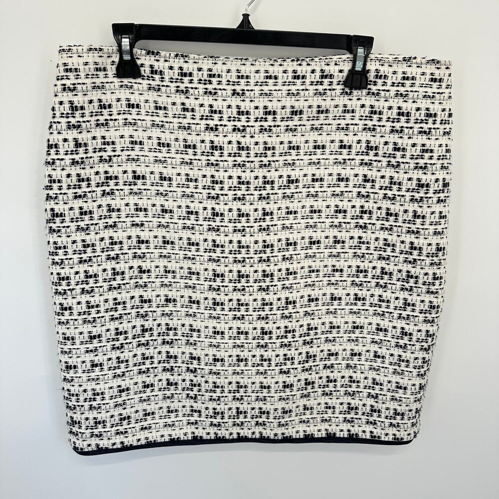 ANN TAYLOR White & Black Tweed Pencil Skirt // 14 Petite